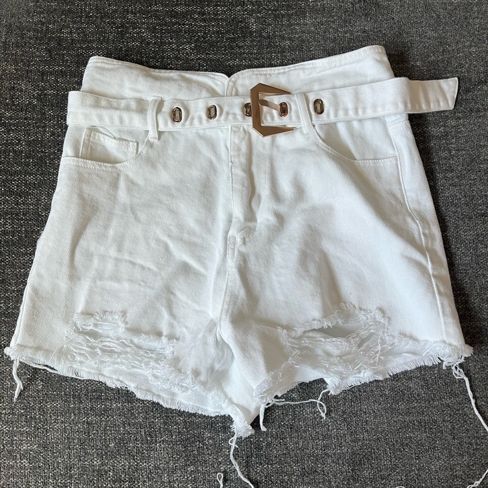 Cloud ten white high wasted jean shorts with belt